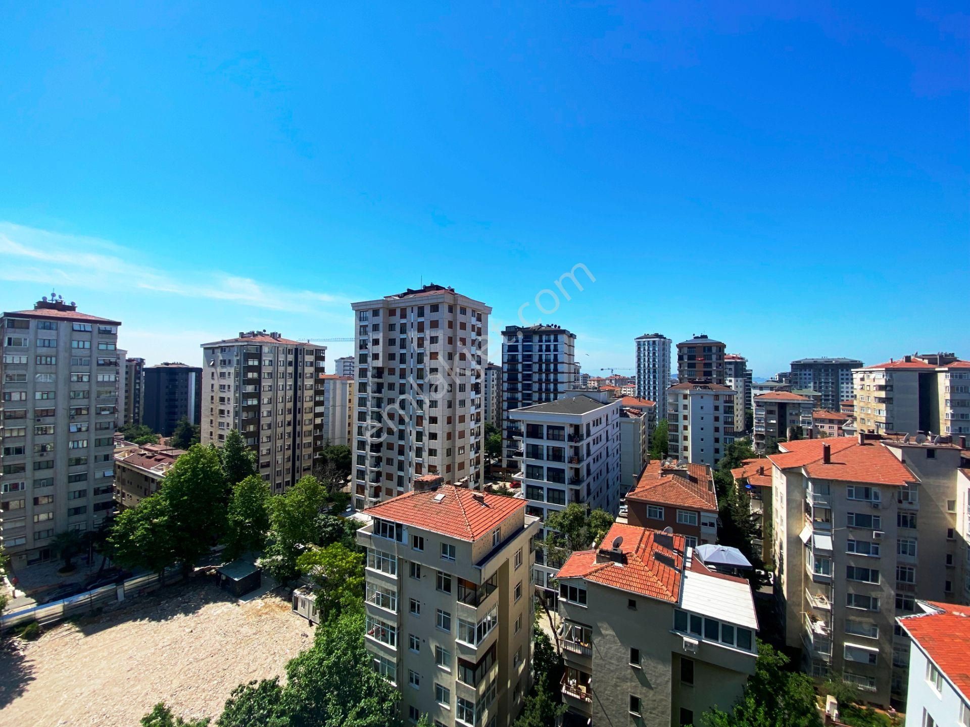 Kadıköy 19 Mayıs Satılık Residence  KAZASKER MİNİBÜS CAD.YAKINI SİTE İÇİNDE 10.KAT 160m2 SATILIK 3+1