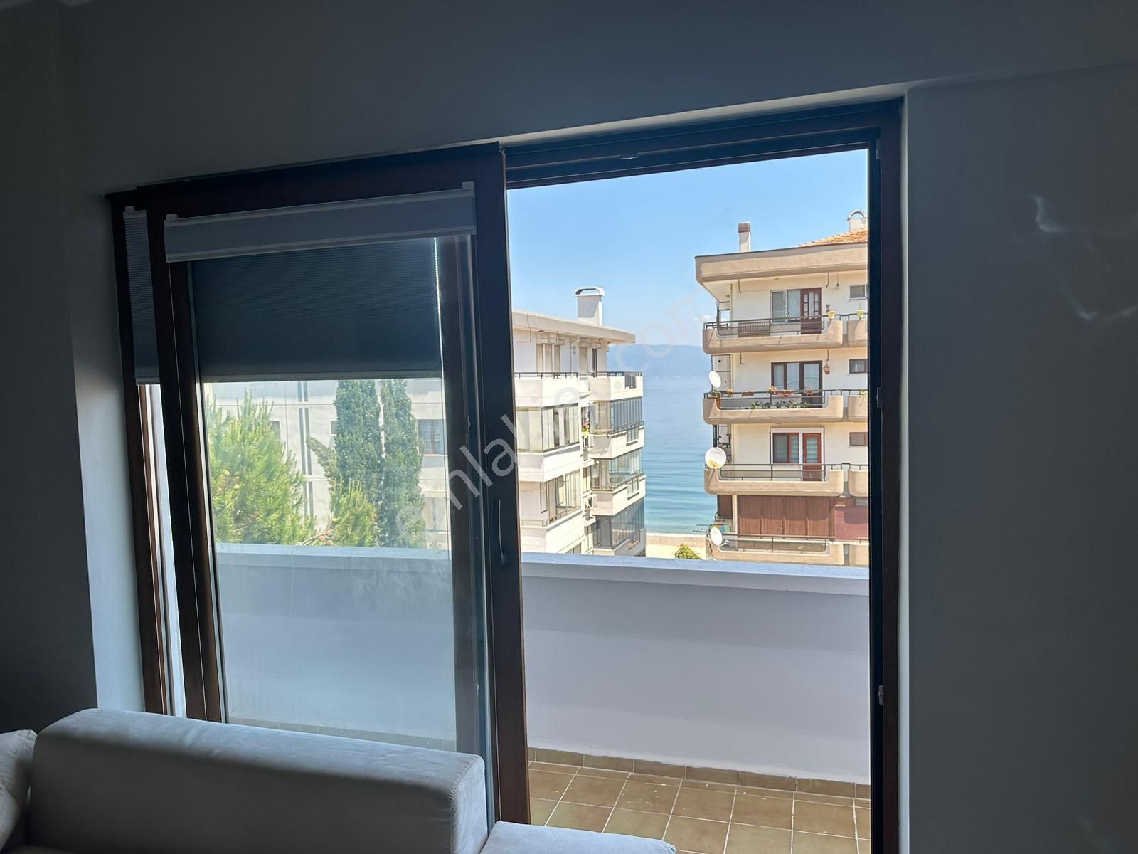 Mudanya Güzelyalı Yalı Satılık Daire MUDANYA YALI’ DA DENİZ GÖREN İÇİ YAPILI 2+1 SATILIK DAİRE