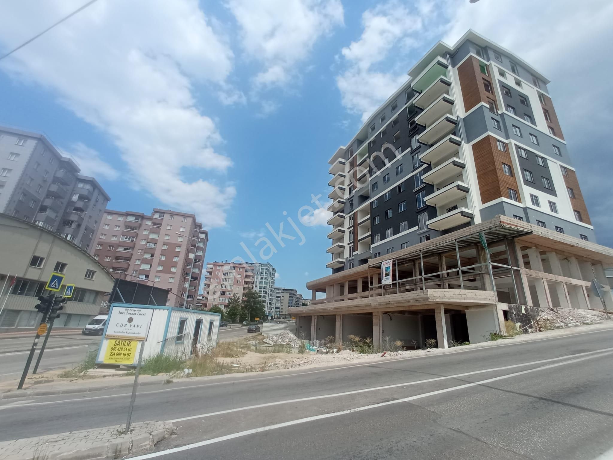 Yıldırım Erikli Satılık Daire  ERİKLİ DE CADDE ÜZERİ MANZARALI FIRSAT DAİRE