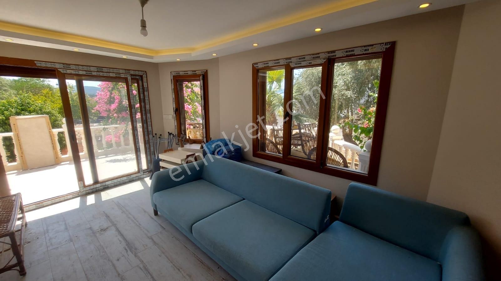 Remax Cool 2 'den Muhteşem Konum'da Deniz'e 200 Metre 3+1 Villa - Görsel 9