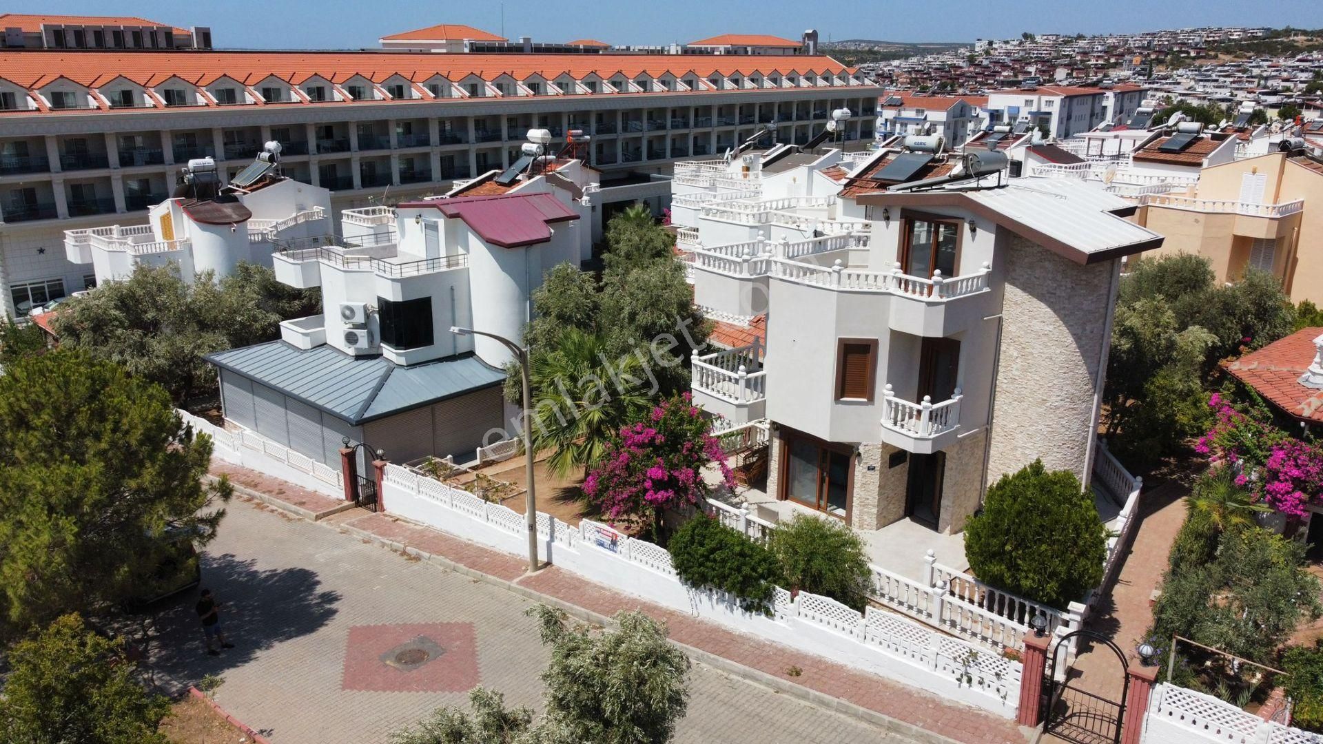 Remax Cool 2 'den Muhteşem Konum'da Deniz'e 200 Metre 3+1 Villa - Görsel 2