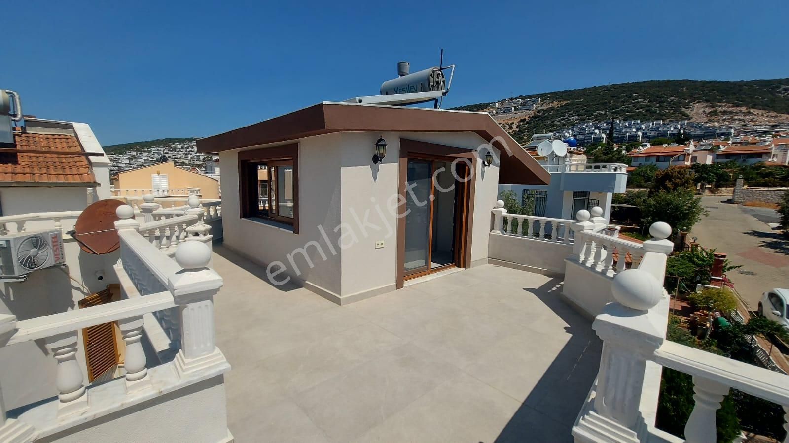 Remax Cool 2 'den Muhteşem Konum'da Deniz'e 200 Metre 3+1 Villa - Görsel 26