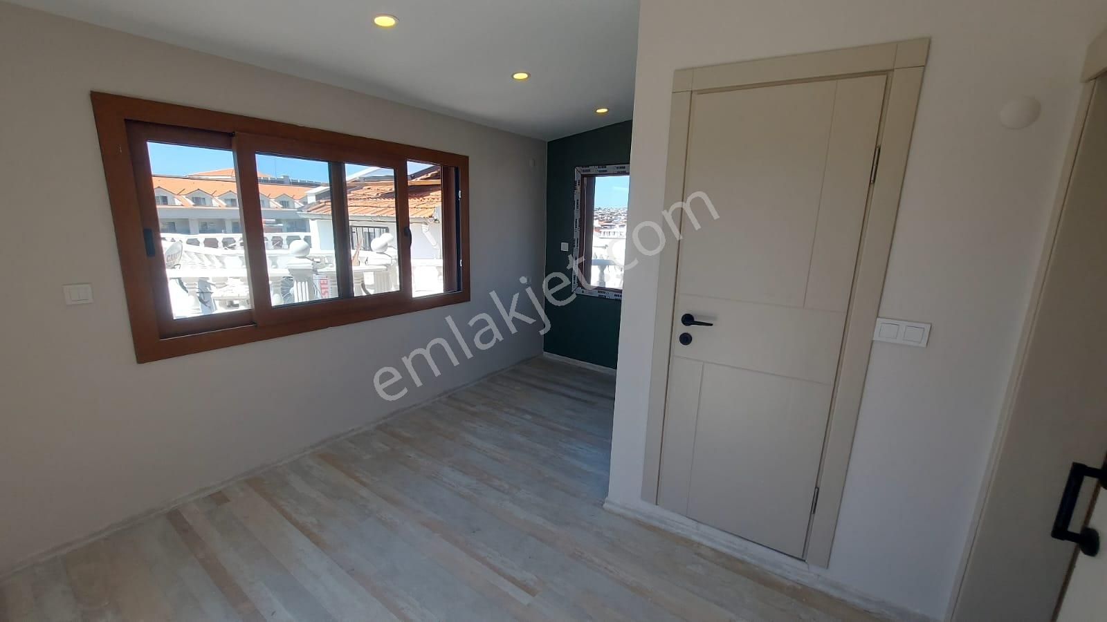 Remax Cool 2 'den Muhteşem Konum'da Deniz'e 200 Metre 3+1 Villa - Görsel 19
