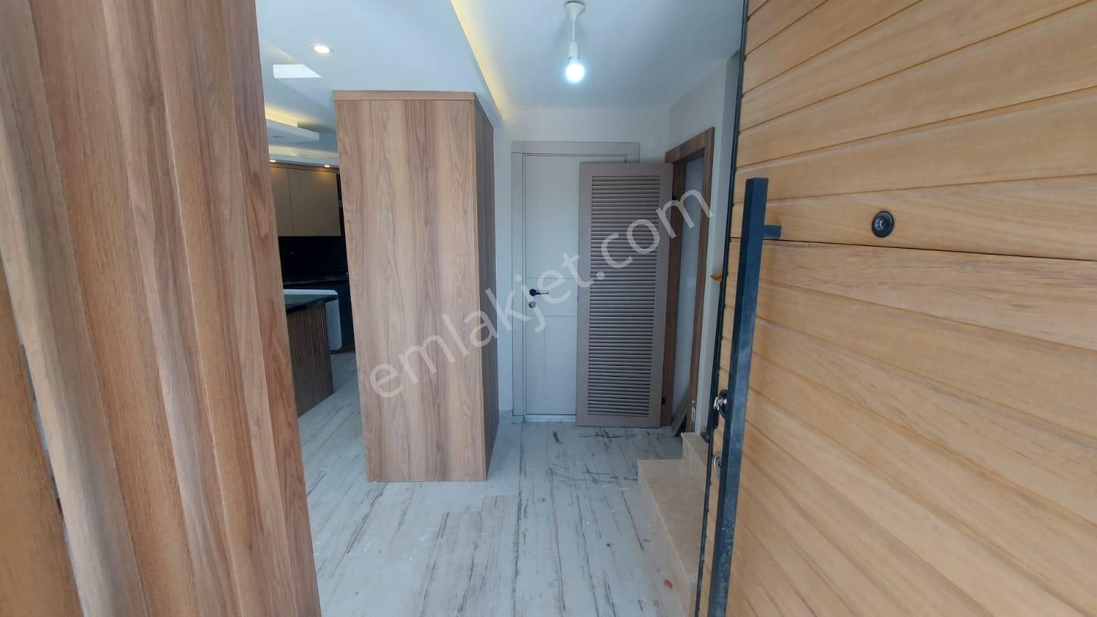 Remax Cool 2 'den Muhteşem Konum'da Deniz'e 200 Metre 3+1 Villa - Görsel 12