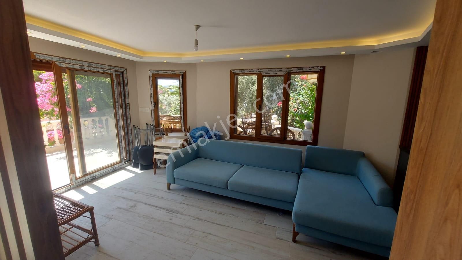 Remax Cool 2 'den Muhteşem Konum'da Deniz'e 200 Metre 3+1 Villa - Görsel 11