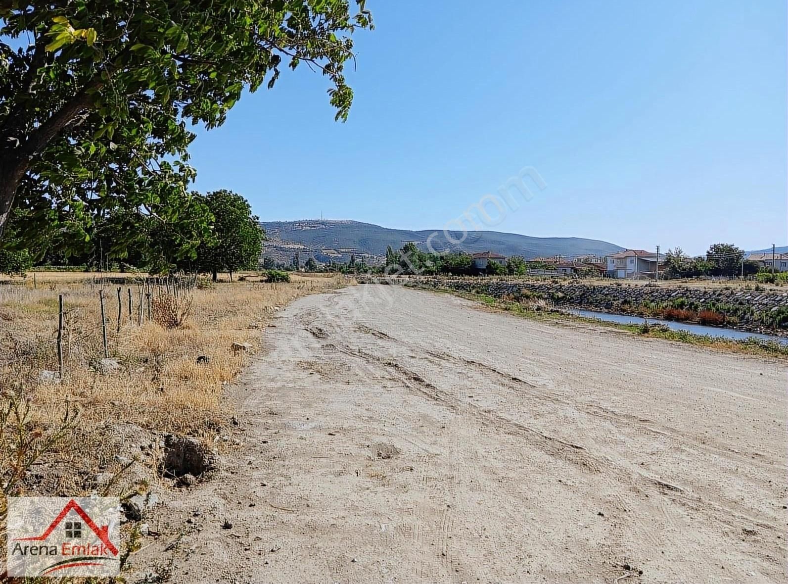 Tokat Turhal Satılık Ticari İmarlı ARENA EMLAK'TAN 588 M2 TİCARİ ARSA