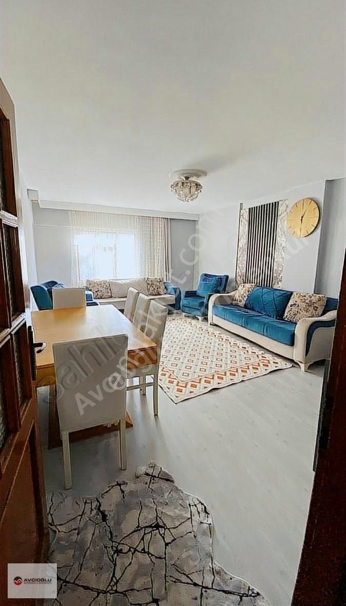 Küçükçekmece Halkalı Merkez Satılık Daire HALKALI MEYDAN GÜLAY SİTESİNDE 120M2 ARAKAT SATILIK DAİRE