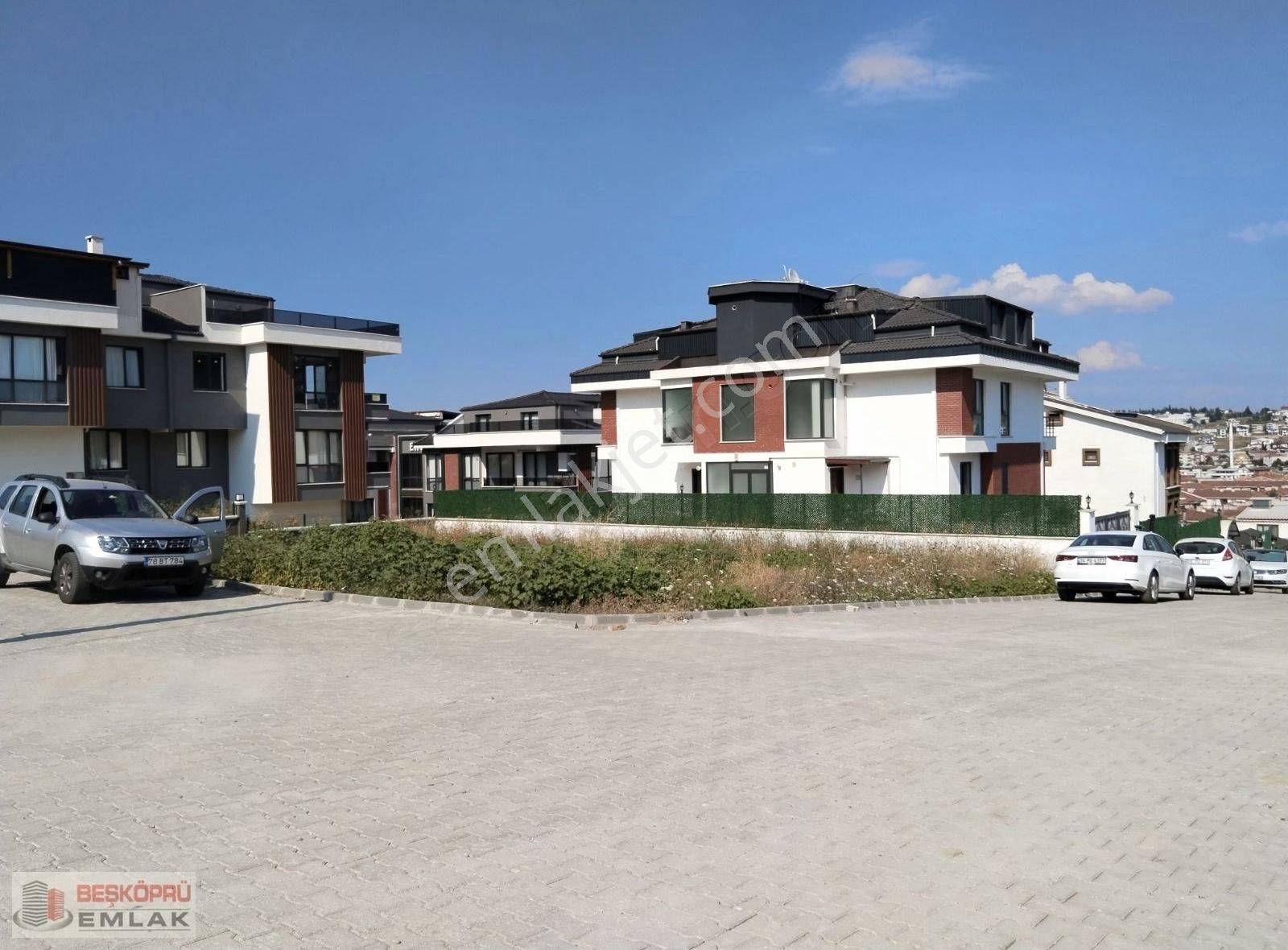 Yalova Merkez Hacımehmet Köyü Satılık Villa İmarlı 570 m² KÖŞE PARSEL