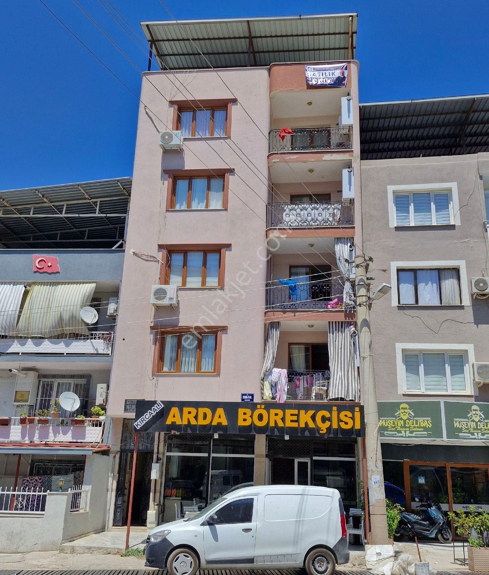 Buca Fırat Satılık Bina Buca Fırat Mahallesinde Satılık Bina