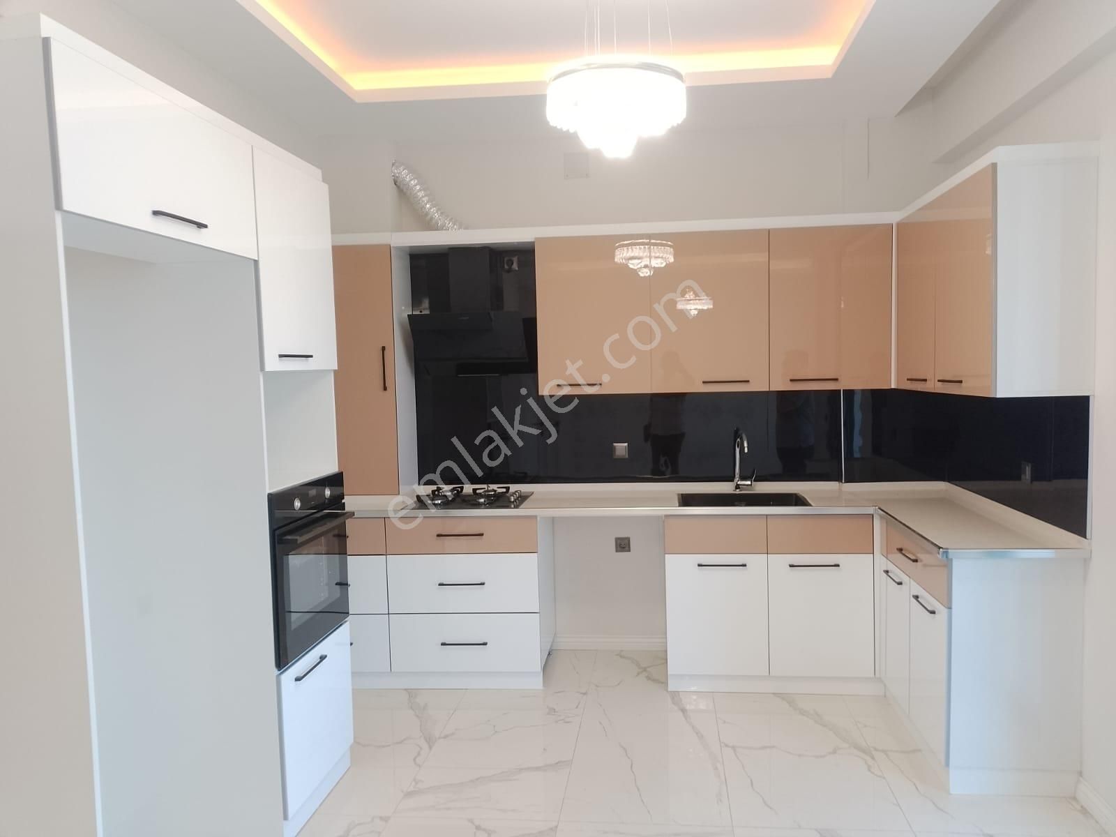 Akşehir Gazi Satılık Daire AKÇAY EMLAK'TAN GAZİ MAHALLESİNİN GÖZDE SİTESİ LARİMAR'DA SATILIK 3+1 DAİRE 