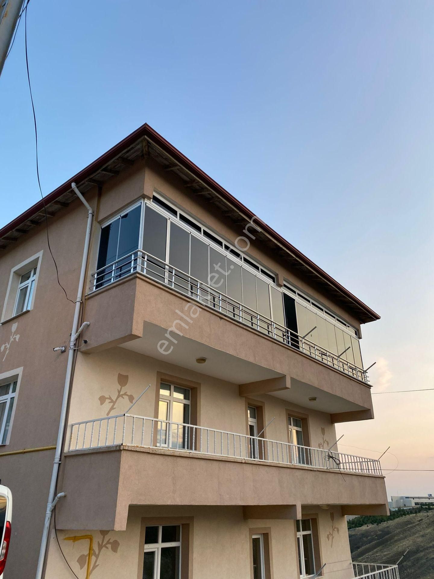 Yozgat Merkez Agah Efendi Kiralık Daire  YAKAMOZ EMLAKTAN AĞAHEFENDİ MAH. KİRALIK DAİRE 