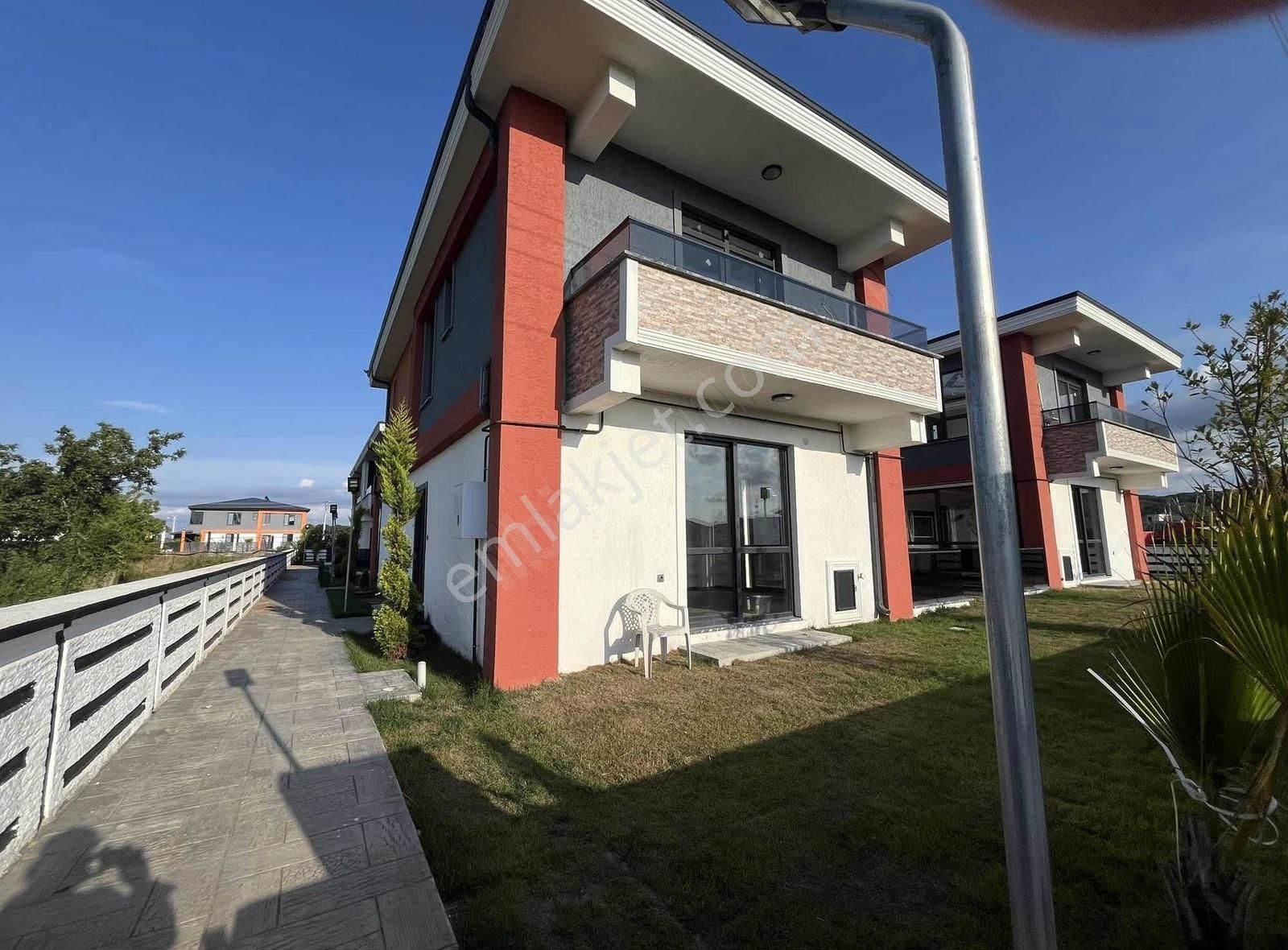 Karasuda Merkeze Yakın Havuzlu Ultra Lüx Villa