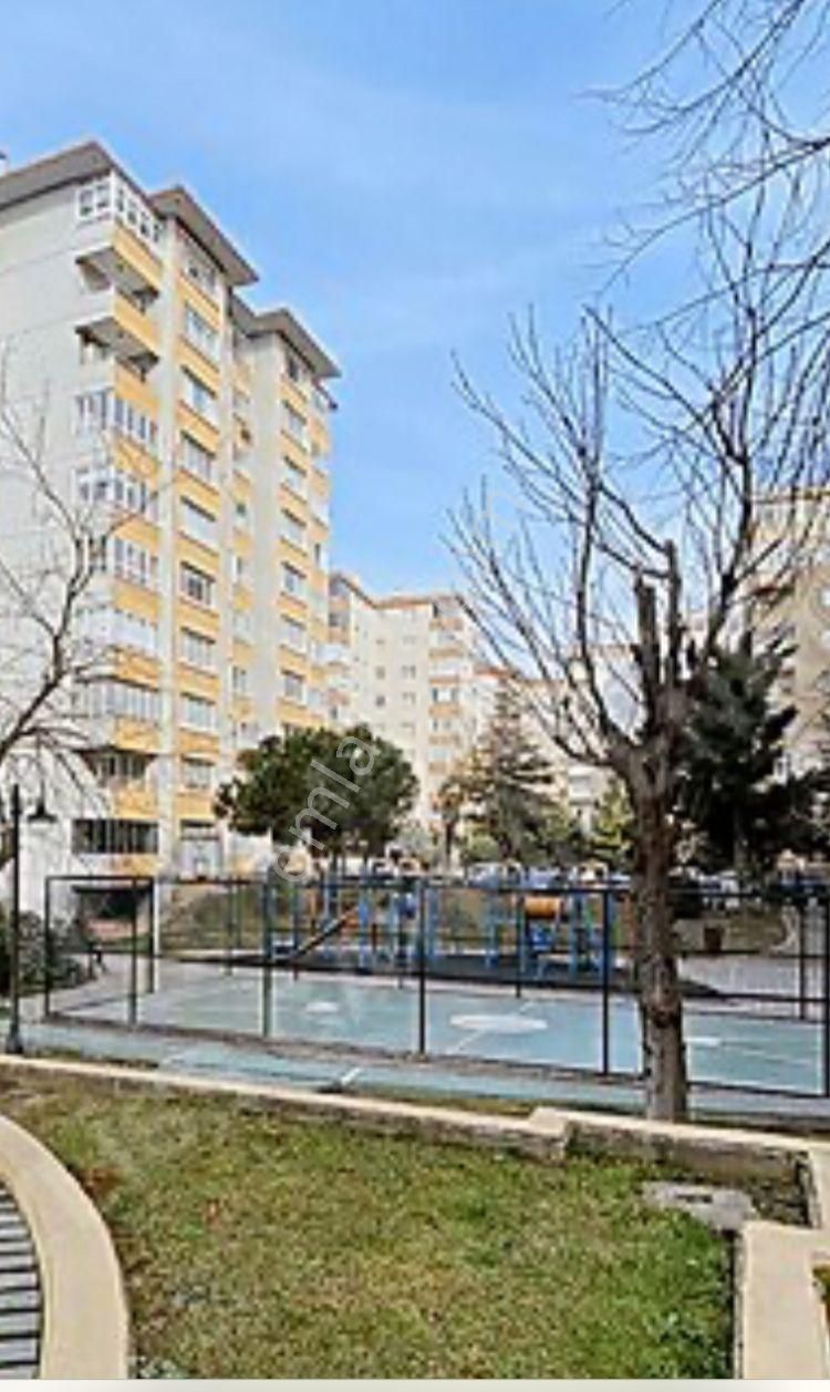 Büyükçekmece Ekinoba Satılık Daire  163 m2  3+ 1   ekinoba mah. Ekinoba Sitesinde  ferah geniş daire