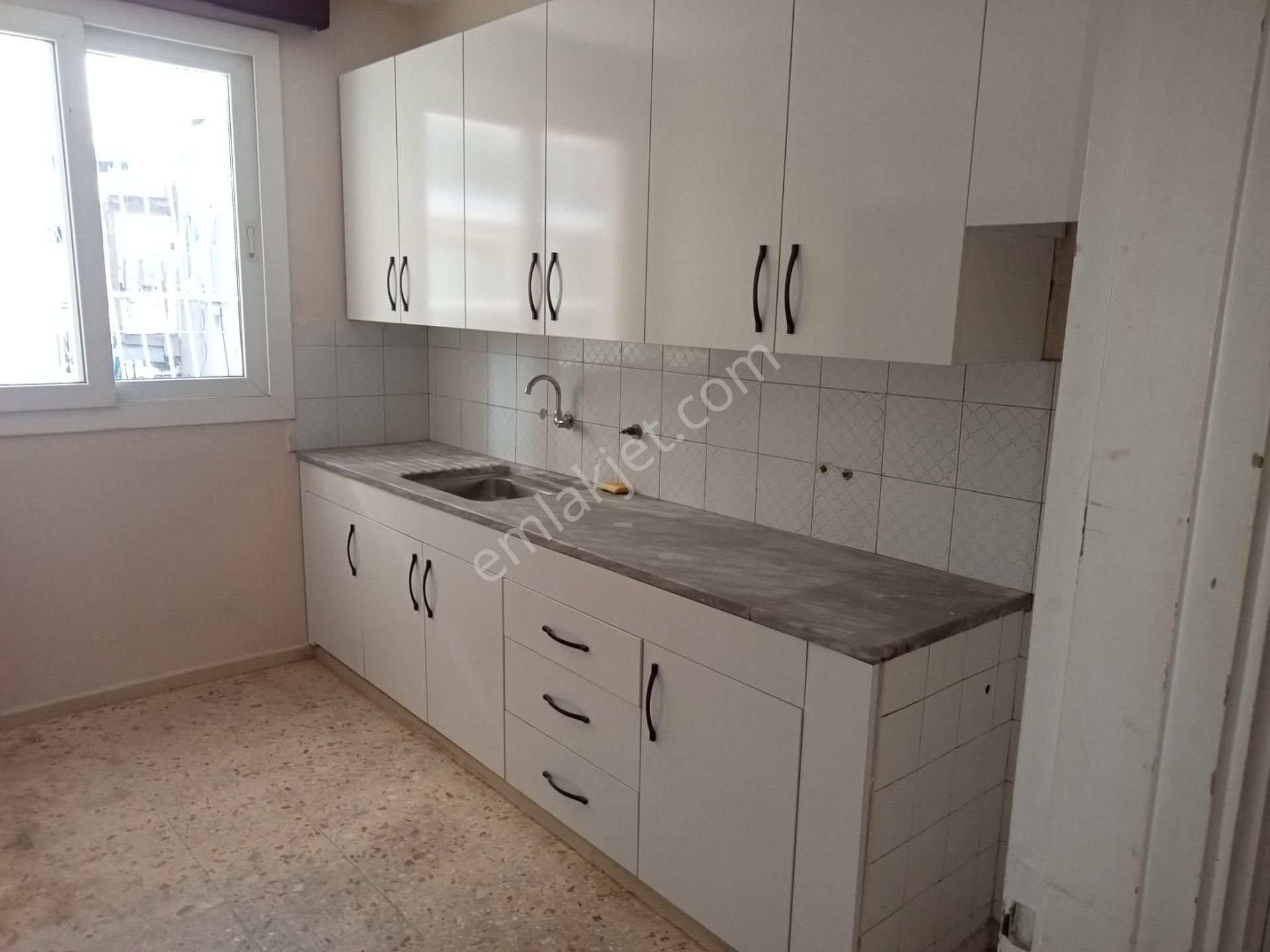 2+1 Beyazevler De 4 Katlı 3 Katı 15000tl..kupon Daire...