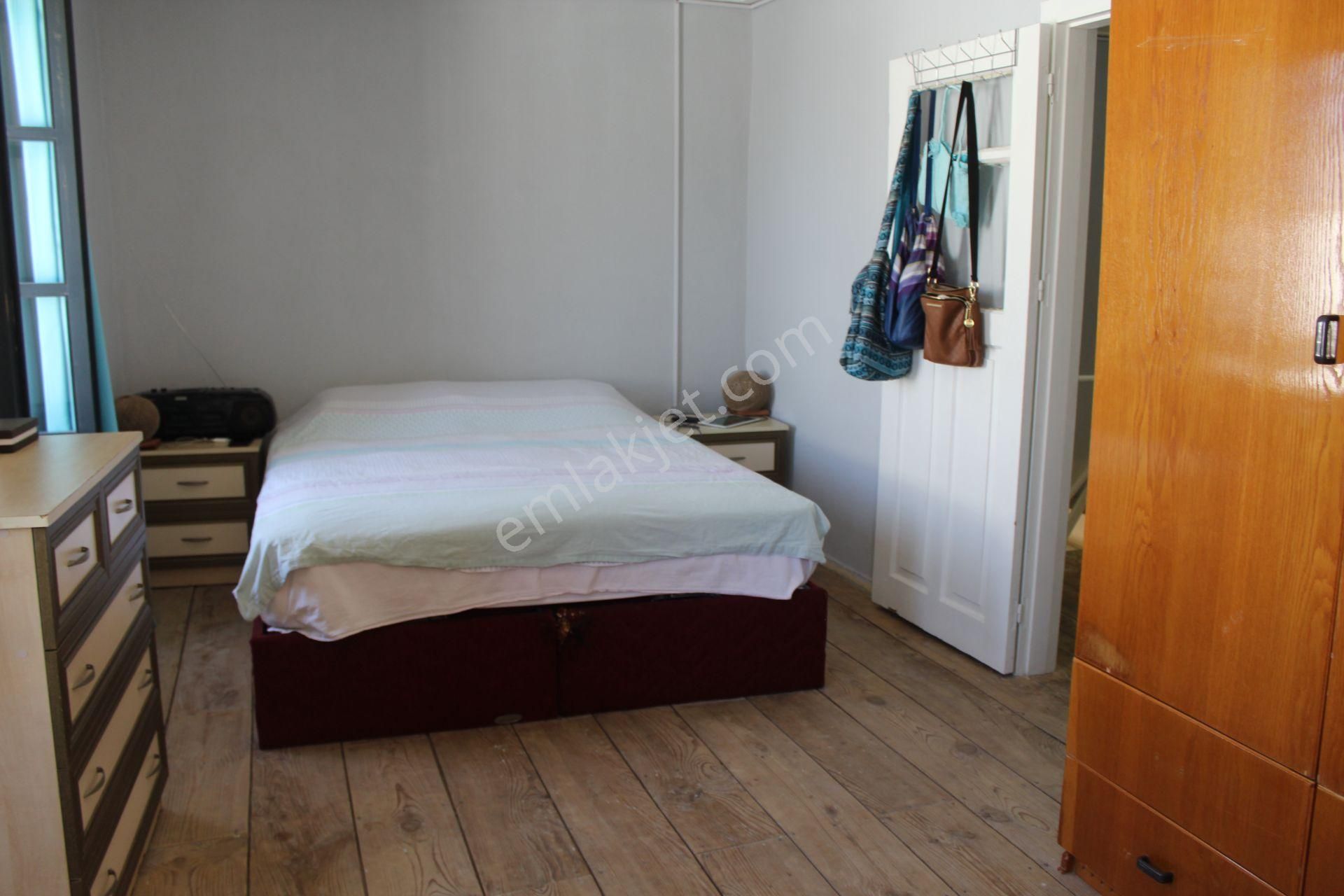 Ayvada'dan Ayvalık Merkez'de 2 Katlı Müstakil 2+1 Taş Ev - Görsel 24