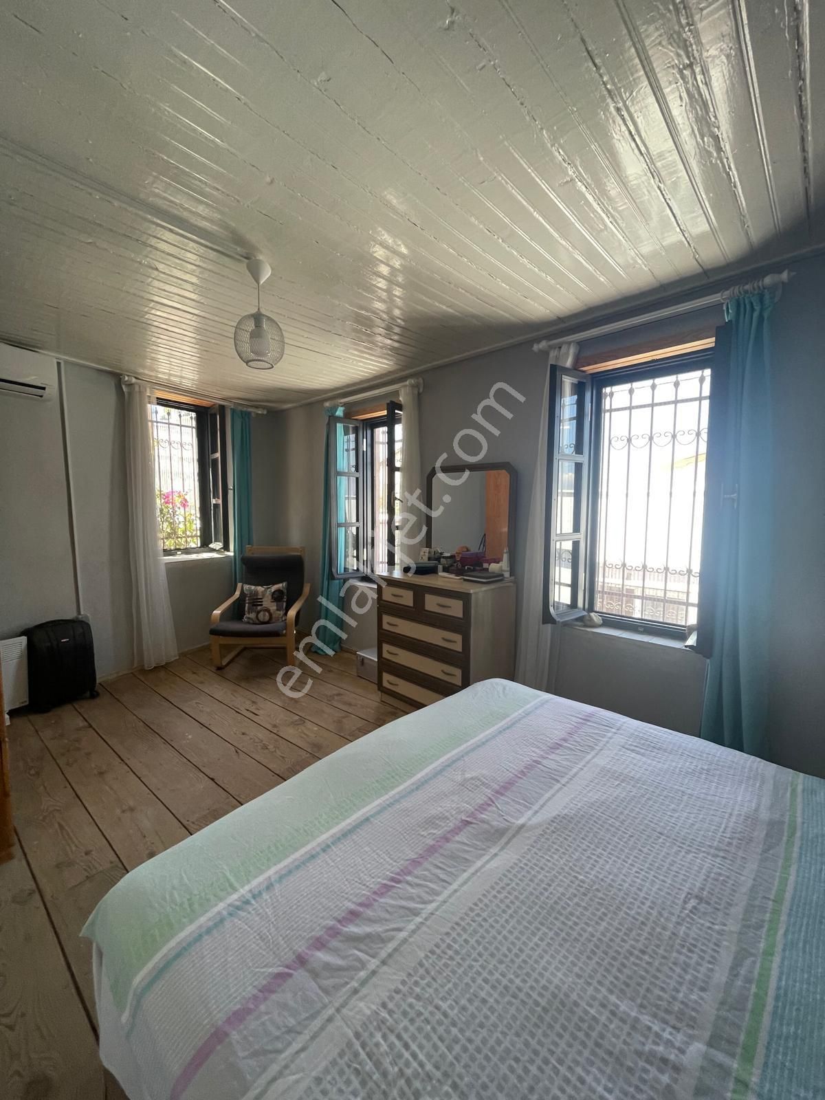 Ayvada'dan Ayvalık Merkez'de 2 Katlı Müstakil 2+1 Taş Ev - Görsel 25