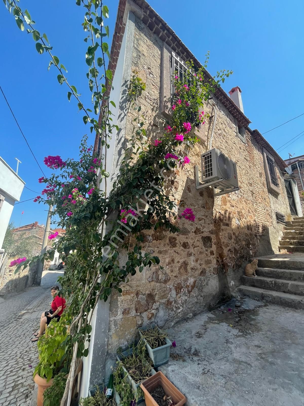 Ayvada'dan Ayvalık Merkez'de 2 Katlı Müstakil 2+1 Taş Ev - Görsel 6