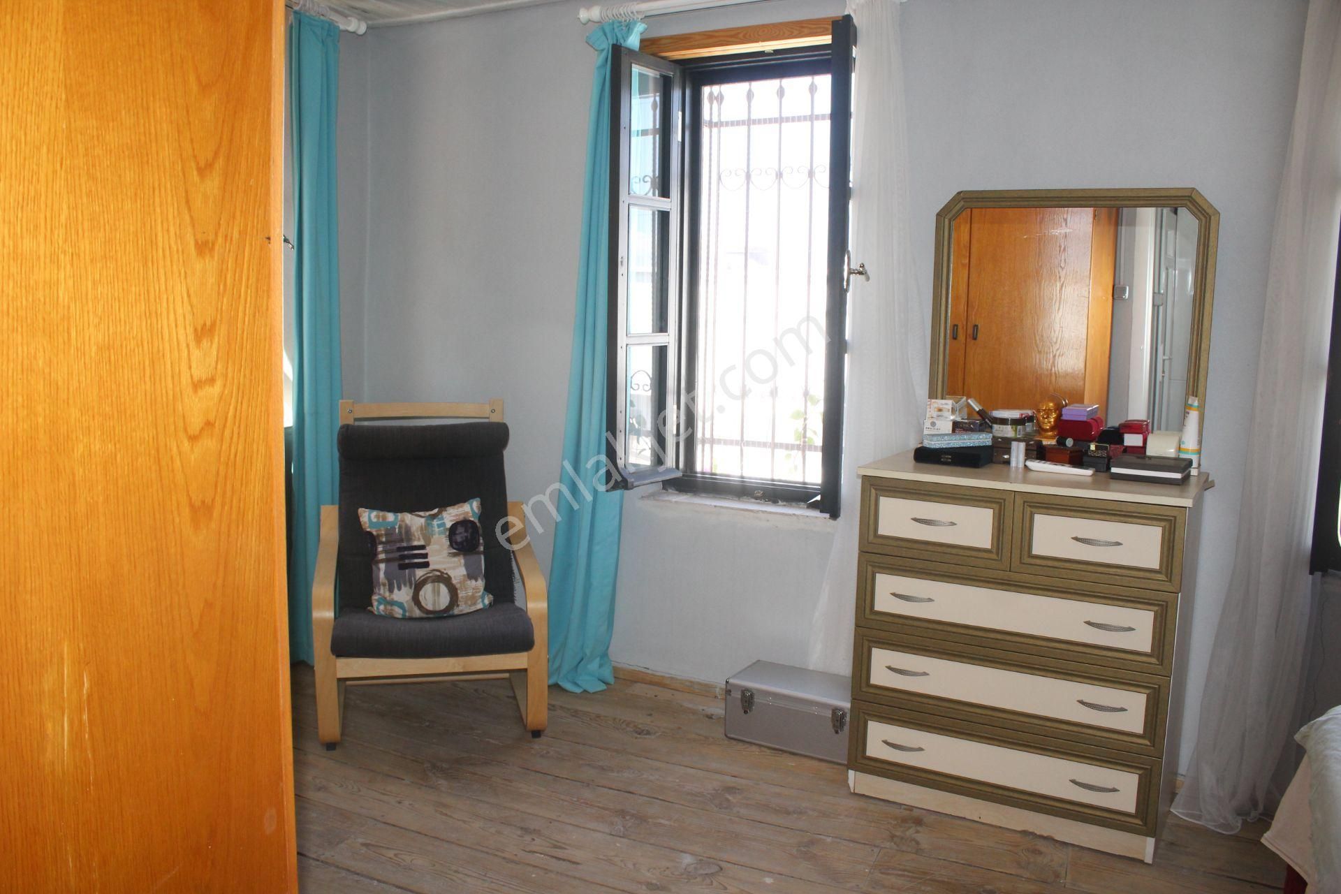 Ayvada'dan Ayvalık Merkez'de 2 Katlı Müstakil 2+1 Taş Ev - Görsel 27