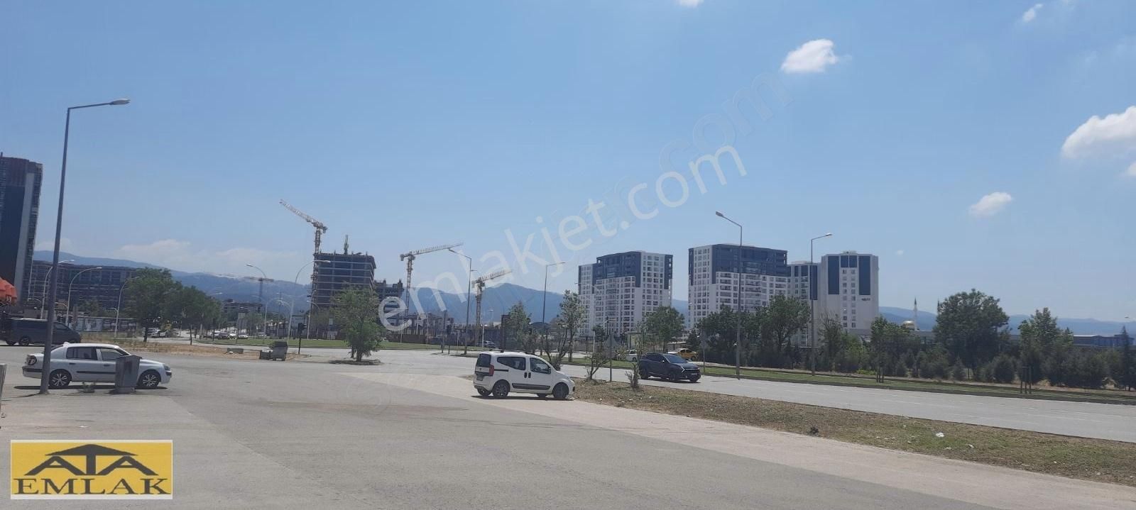 Nilüfer 23 Nisan Kiralık Dükkan & Mağaza 23 NİSAN MAHALLESİNDE OTOPARK SORUNU OLMAYAN TOPLAM 1300 M2