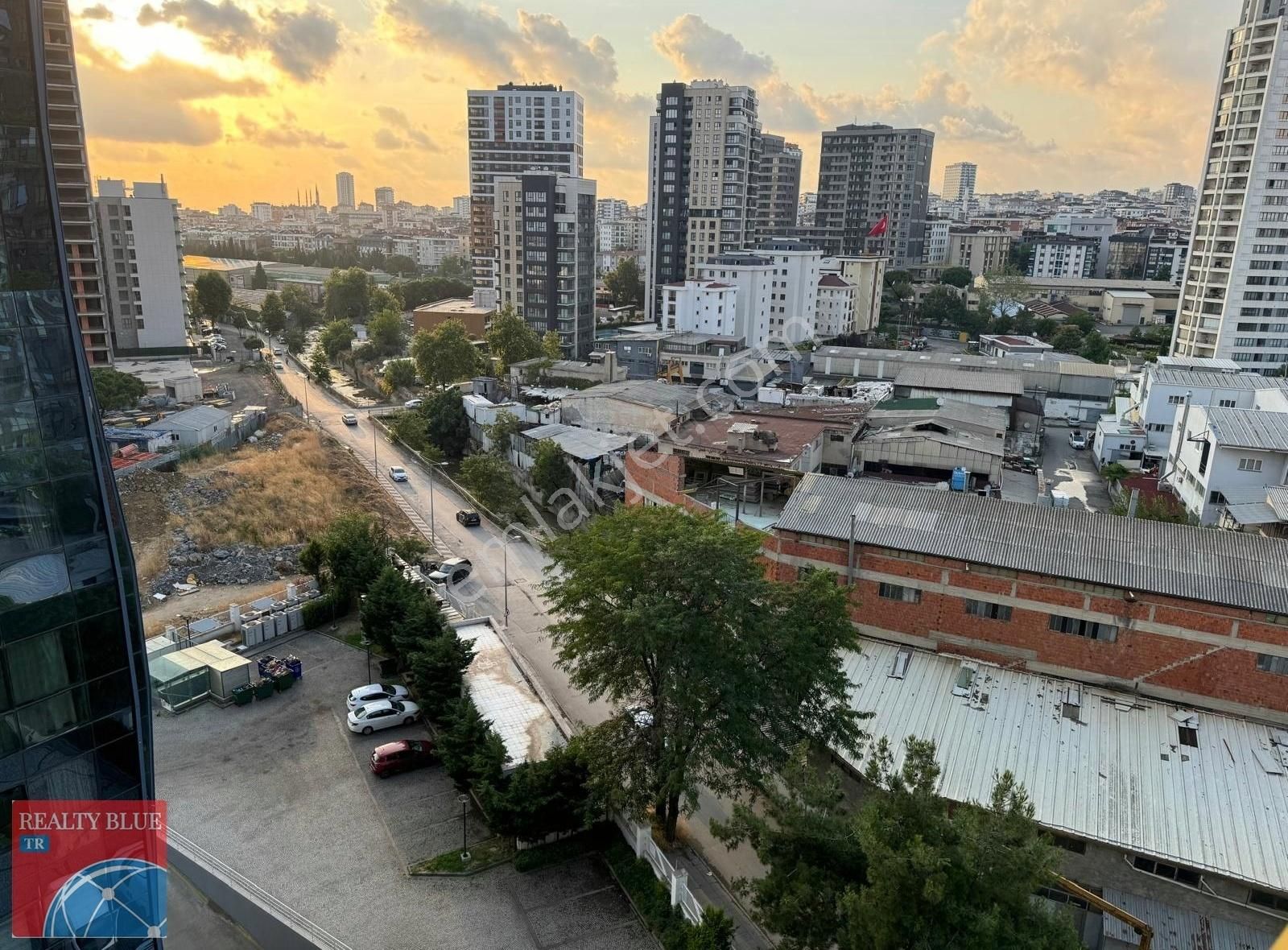 Maltepe Cevizli Satılık Residence MALTEPE CEVİZLİ VAZO KULE'DE 2+1 EŞYALI REZİDANS...