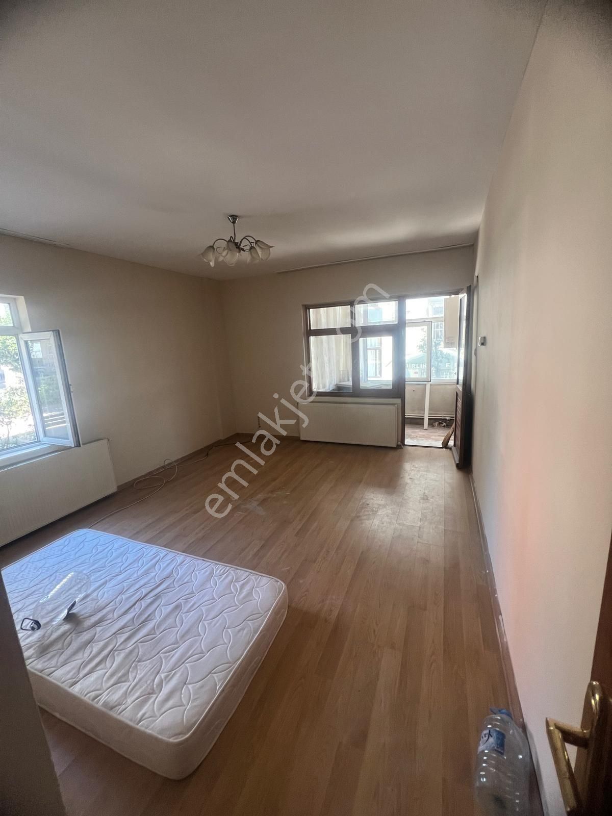 Sultangazi Cebeci Kiralık Daire Balcı Gayrimenkulden Sitelerde 3+1 Giriş daire