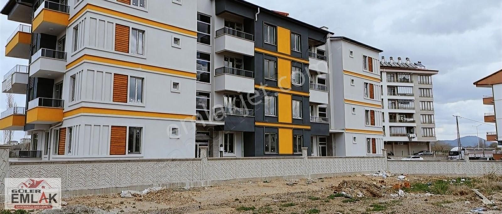 Beyşehir Müftü Satılık Daire MÜFTÜ MAHALLESİNDE SATILIK ARAKAT LÜKS 2+1 GENİŞ SIFIR DAİRE