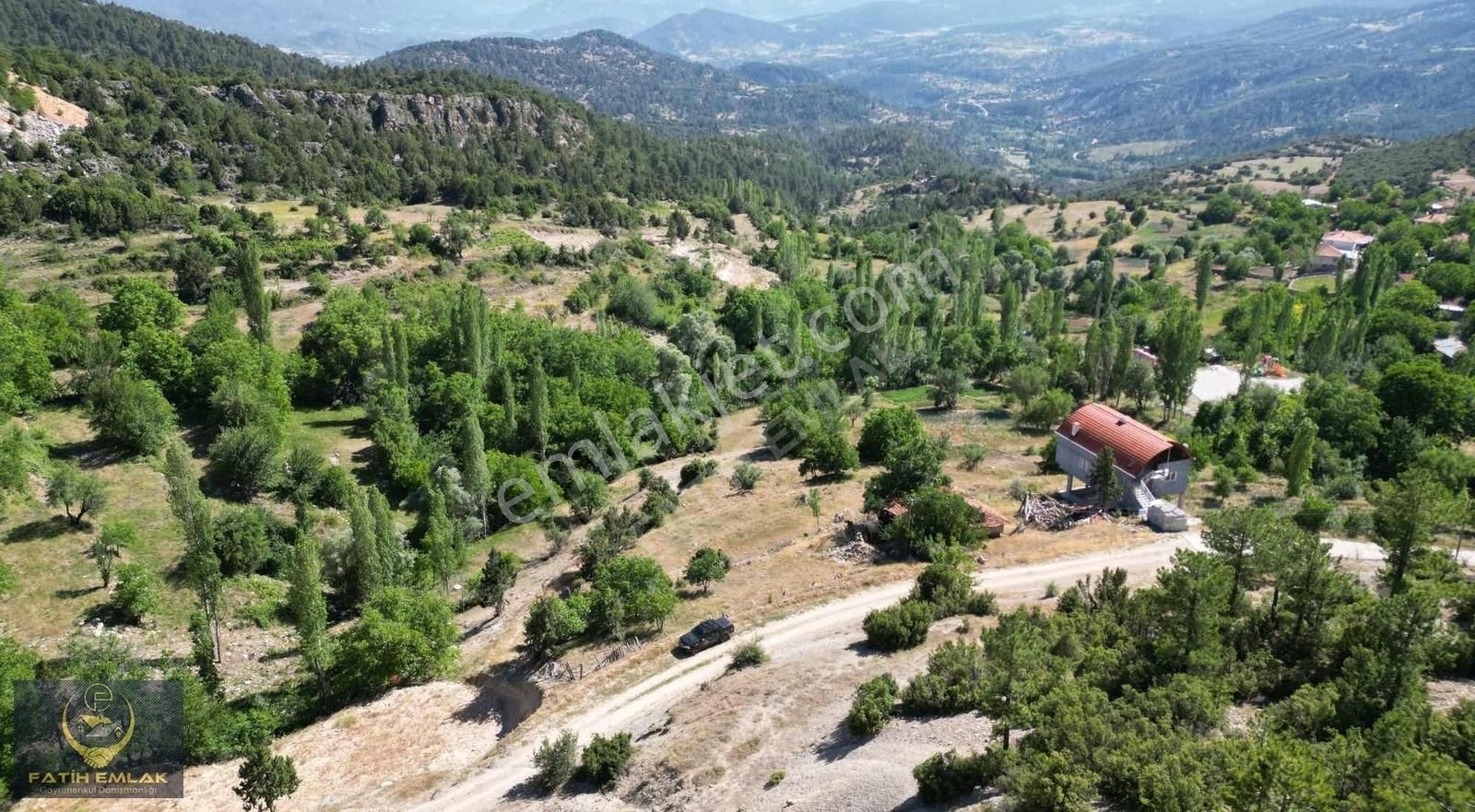 Denizli Çameli Satılık Ticari İmarlı Çameli Ayvacık'ta Satılık 2.390 Metre Kare Arsa