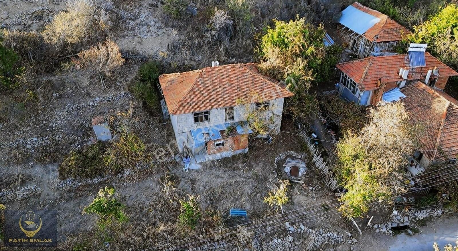 Çameli Cumaalanı Satılık Müstakil Ev Çameli Cumaalanında Satılık 2 Katlı Dubleks Eski Taş Ev