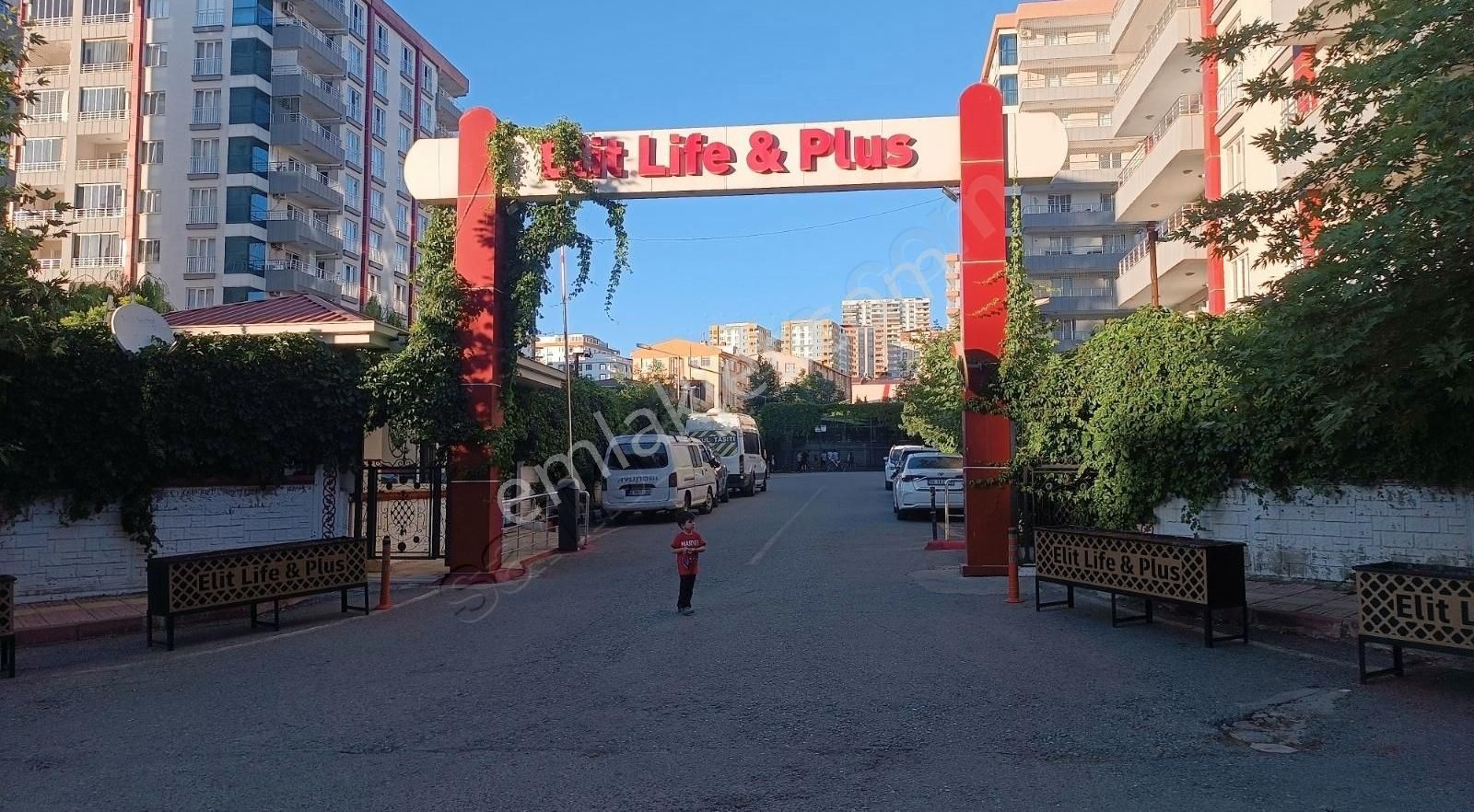 Siirt Merkez Yeni Satılık Daire ELİT 2 PLAS SATILIK arakat 3+1