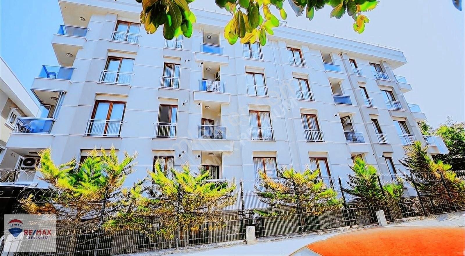 Çekmeköy Mimar Sinan Satılık Daire ÇEKMEKÖY DOĞA PARKI SİTE İÇİNDE 1+1 DAİRE 80M² İSKANLI SATILIK