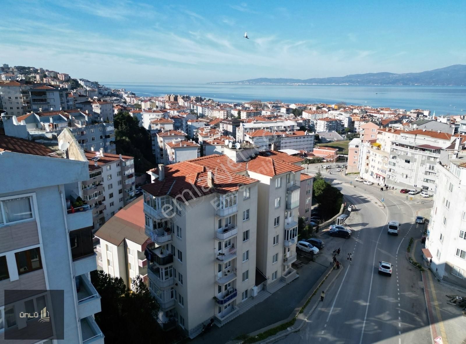 Mudanya Şükrüçavuş Satılık Daire EMRE ÜNLÜ'DEN DENİZ MANZ. ASANSÖRLÜ,BAKIMLI 2+1 ARA KAT DAİRE