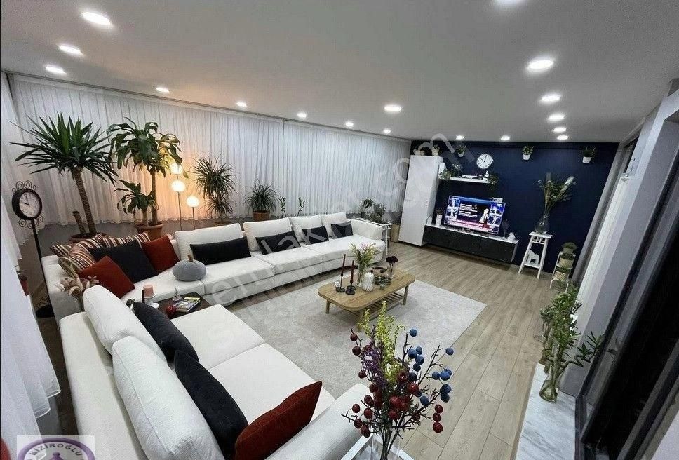 Pendik Kavakpınar Satılık Daire pendikte kapalı açık otoparklı siteiçinde arakat 3+1 deluxe daire fırsatı