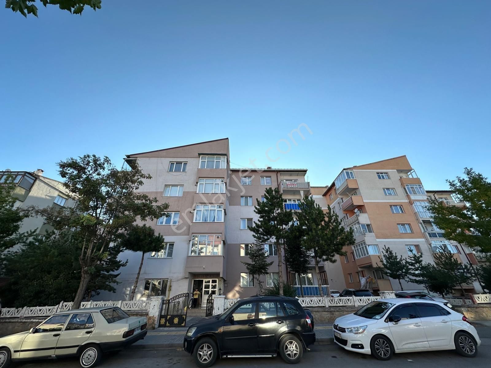 Sivas Merkez Mimar Sinan Satılık Daire KARAHAN EMLAK'TAN SATILIK DAİRE : 1.450.000₺🌈5.KAT . 100 M² . 2+1   İÇİ YAPILI .