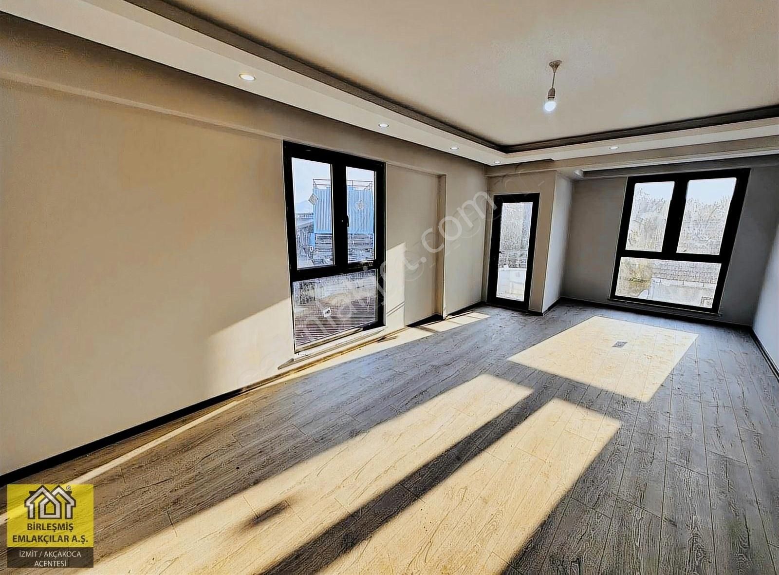 Kartepe Ertuğrul Gazi Satılık Daire KARTEPE İSTASYON MAH. 3+1 ÇATI DUBLEKS 150 M2 SATILIK DAİRE