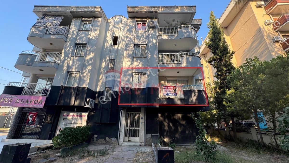 Çiğli Yeni Mahalle Satılık Daire İzmir Çiğli Yenimahalle Tramvay Durağında Satılık 3+1 Daire 