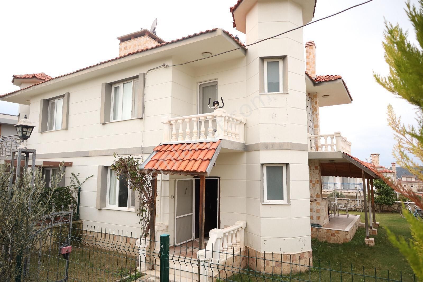 Çeşme Şifne Satılık Villa Gayrimencool den Şifne Mevki 4+1 140 M2 Dublex Satılık Genç Villa