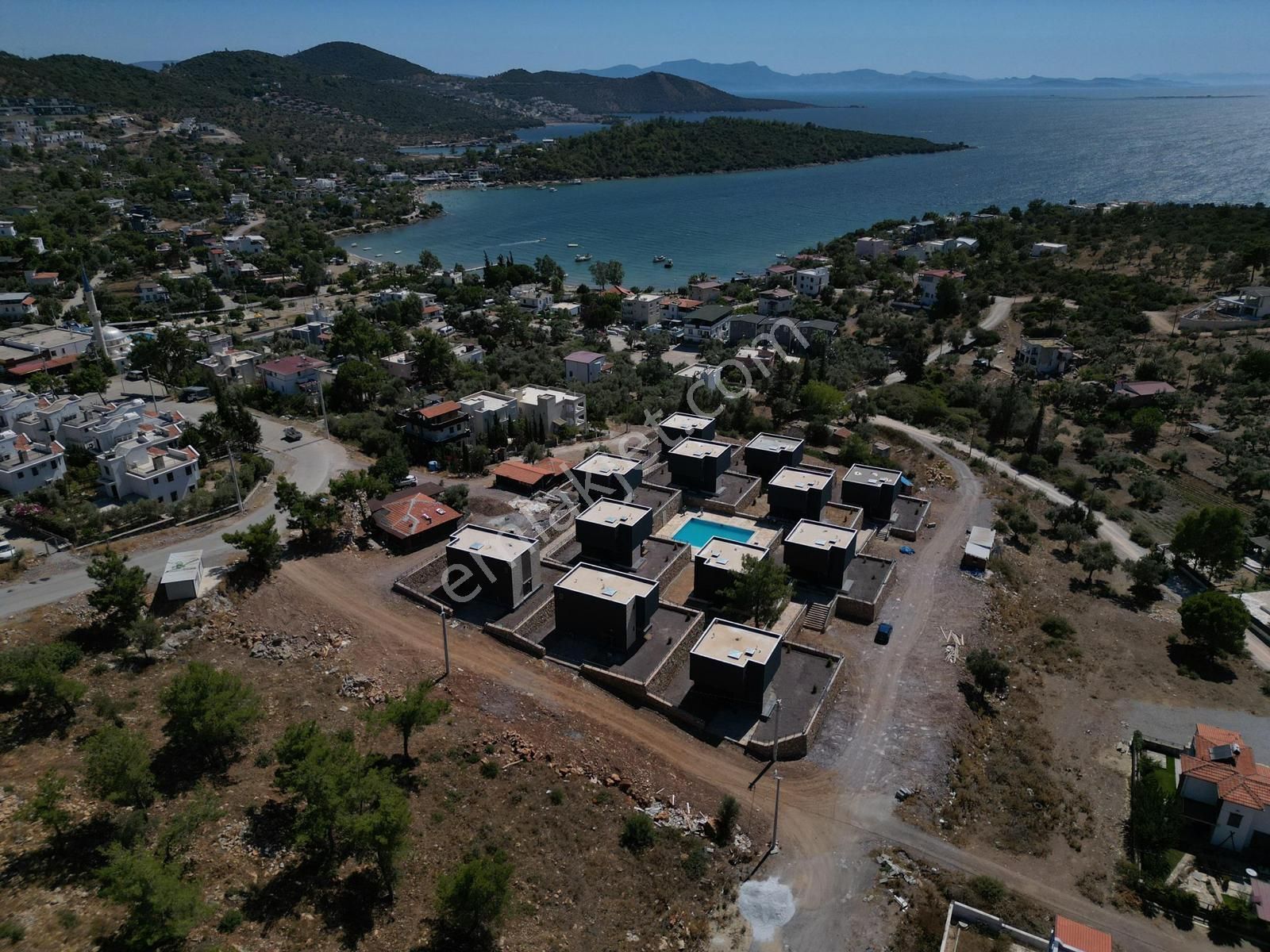 Milas Kıyıkışlacık Satılık Villa  Milas Kıyıkışlacık'ta Satılık Denize 150 Metre 3+1 4+1 Villa