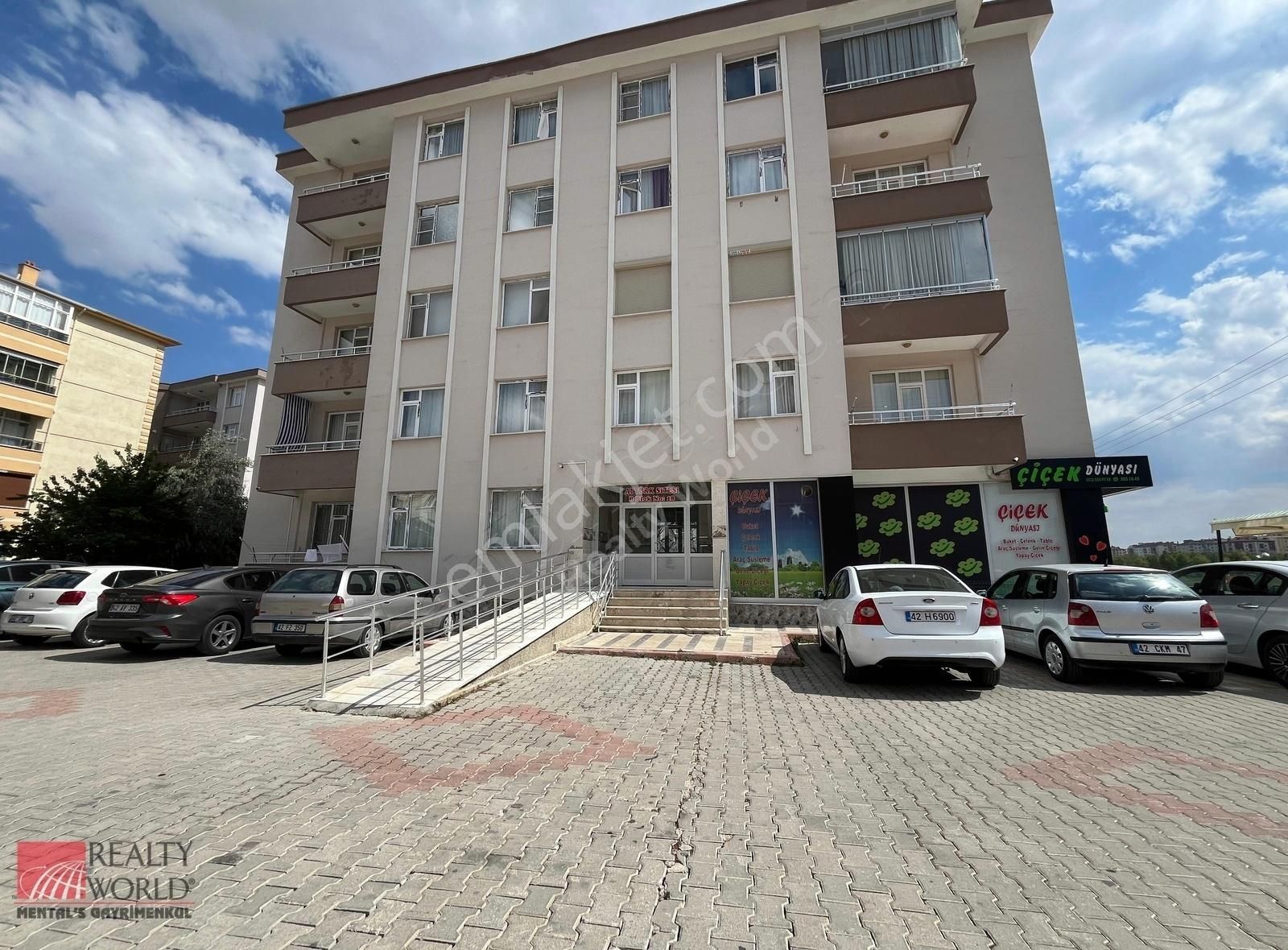 Selçuklu Yazır Satılık Daire ECDAT PARKI YANINDA MASRAFSIZ 3+1 DAİRE