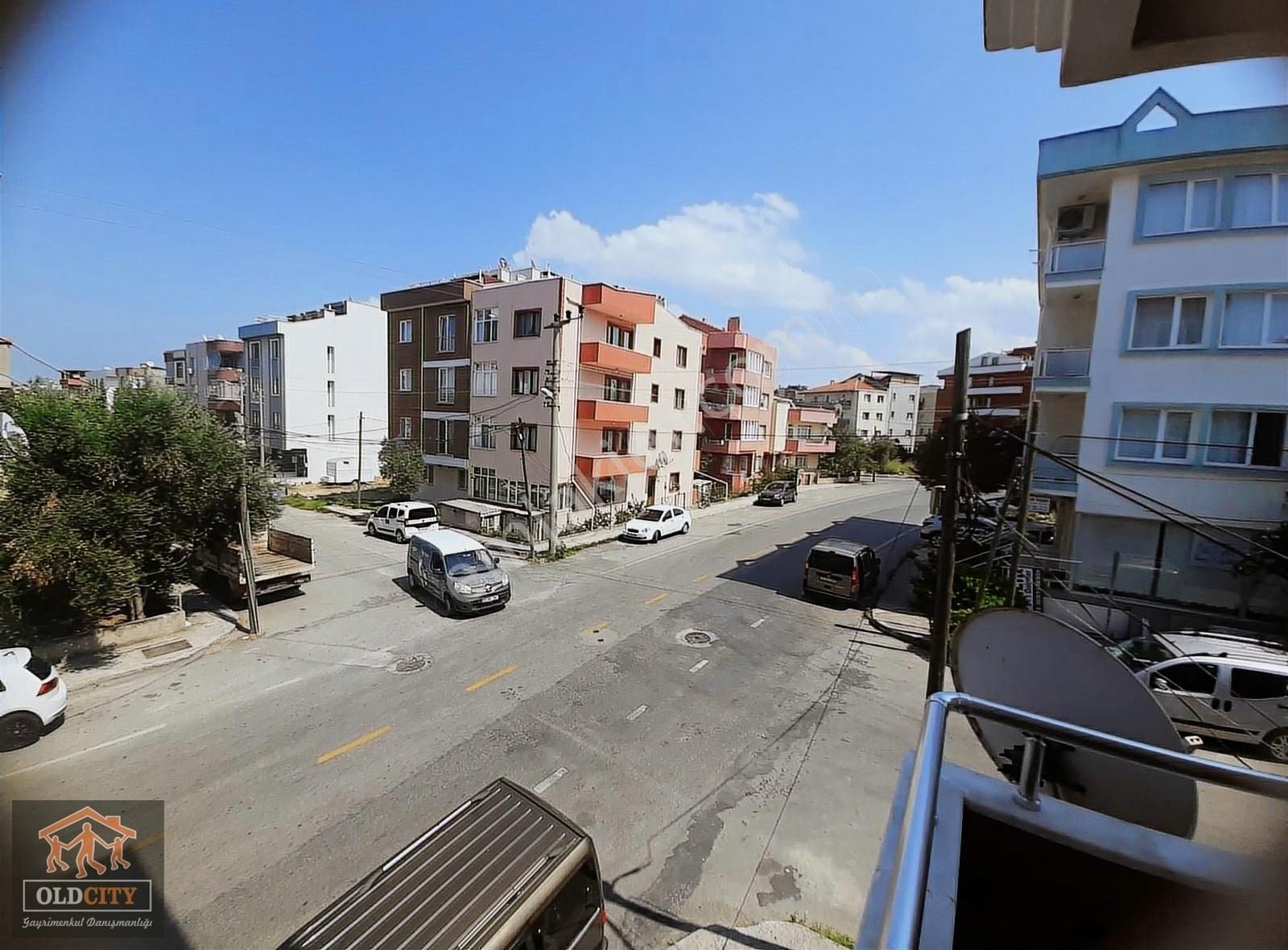 Çanakkale Merkez Esenler Satılık Daire ESENLER ABDİİPEKÇİ CD ÜZERİ TEK DAİRE ÜZERİNE 1.KAT 3+1 135M2 LX