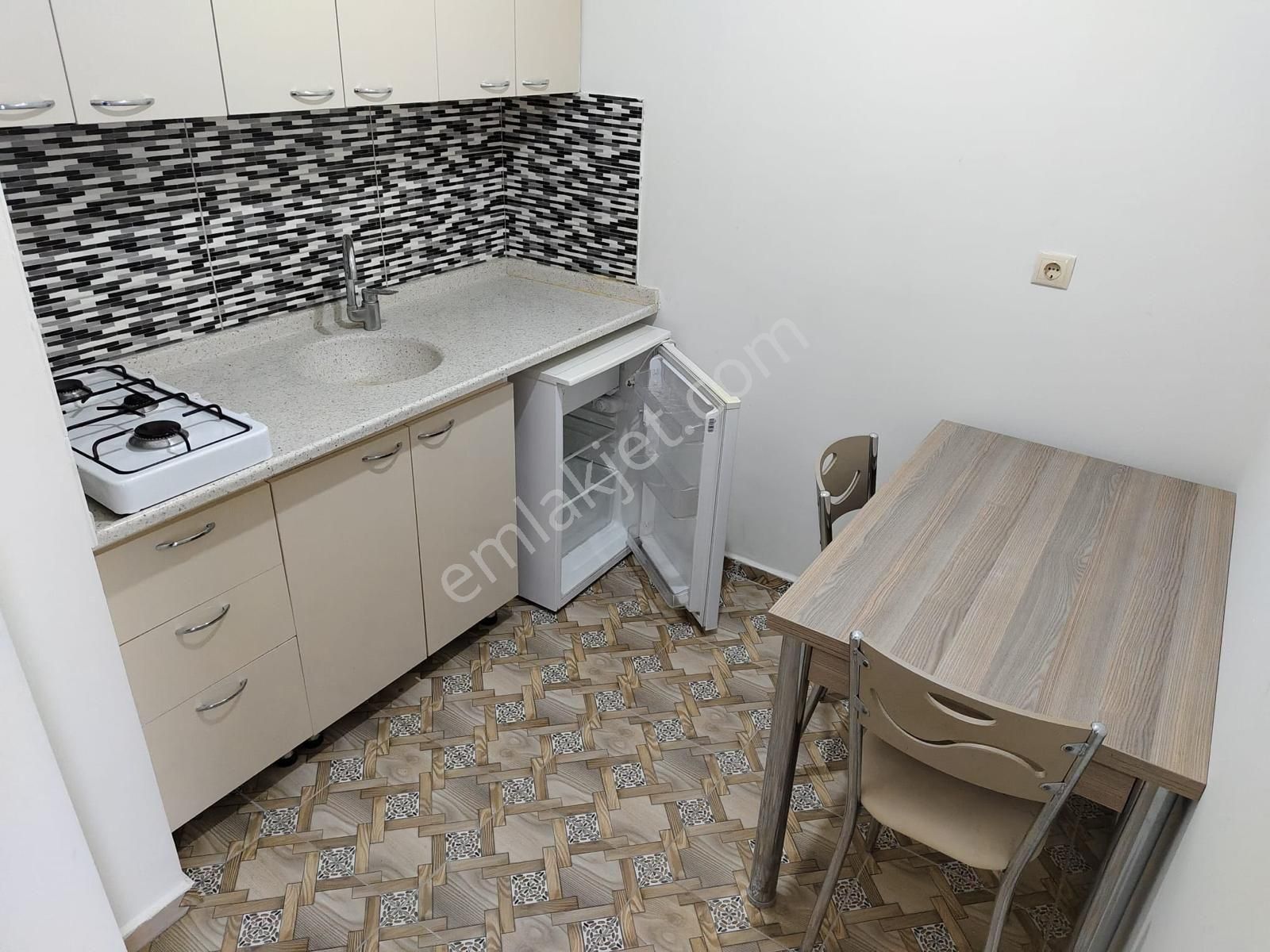 Odunpazarı Büyükdere Kiralık Daire 1+1 Temiz Eşyalı Daire