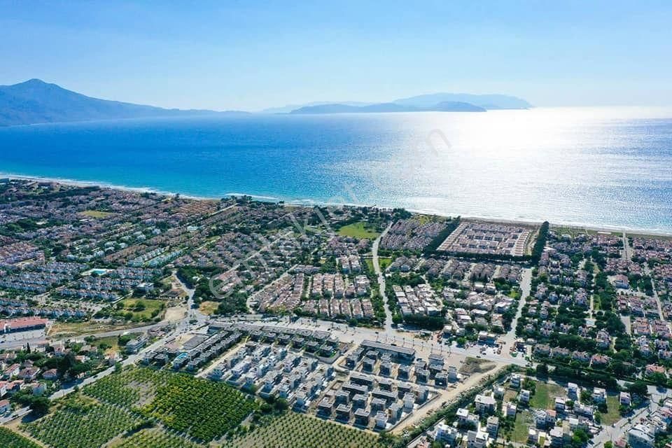 Kuşadası Soğucak Satılık Villa  SOĞUCAK'DA HAVUZLU SİTE İÇERİSİNDE 3+1 VİLLA