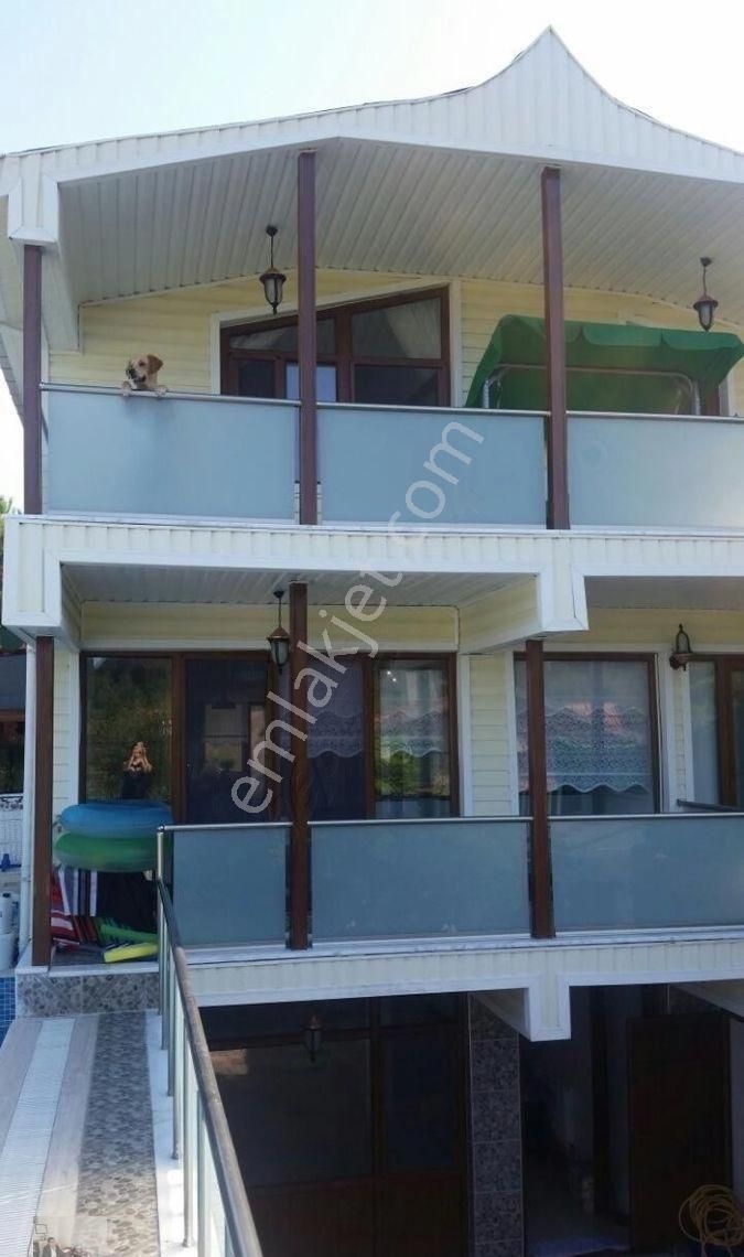 Şile Akçakese Satılık Villa FULL  DENİZ MANZARALI  TRİPLEX VİLLA