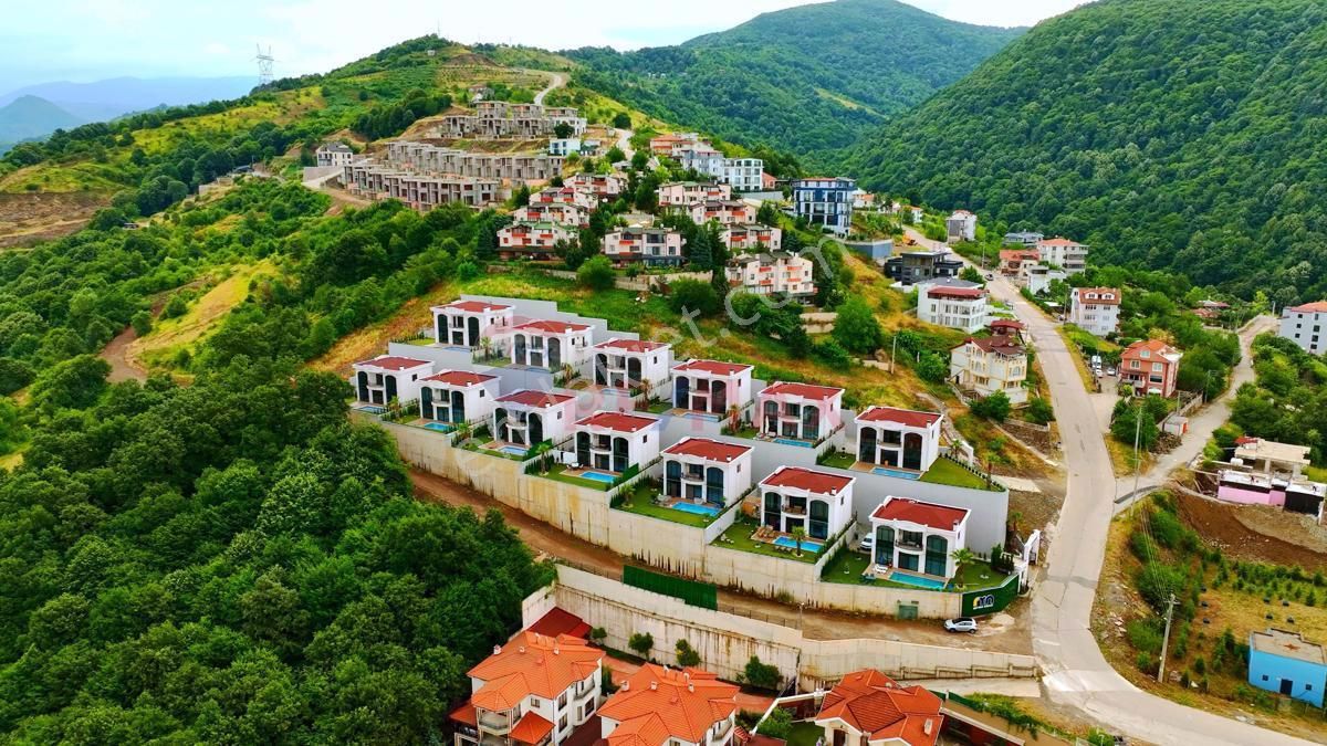 Başiskele Barbaros Satılık Villa BAŞİSKELE REYYAN VİLLALARI 3 SATILIK DENİZ MANZARALI VİLLA 