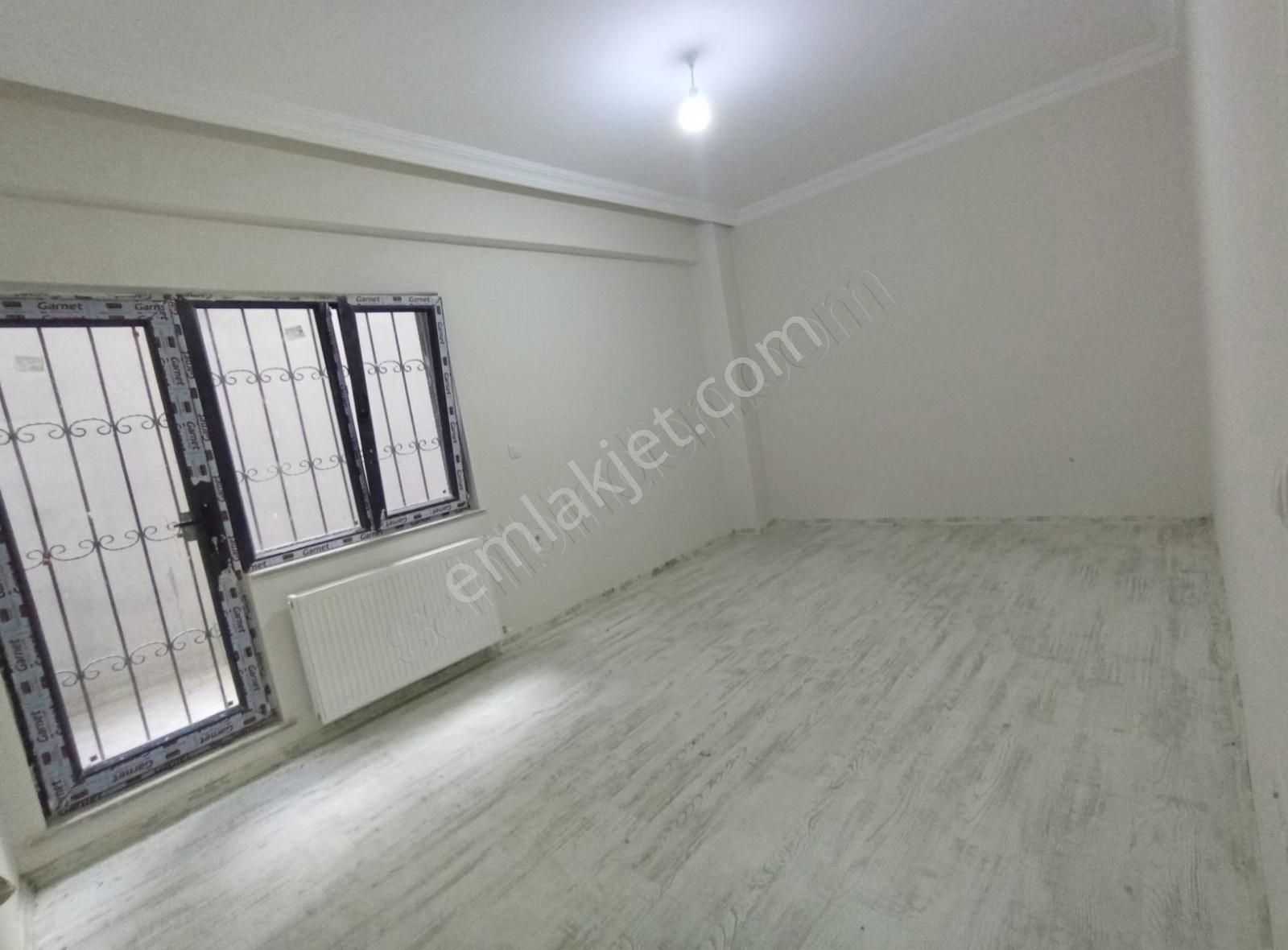 Kağıthane Çağlayan Satılık Daire VATAN CADDESİNE METRO METROBÜSE 4'DK 2+1 120M2 BAHÇE KATI