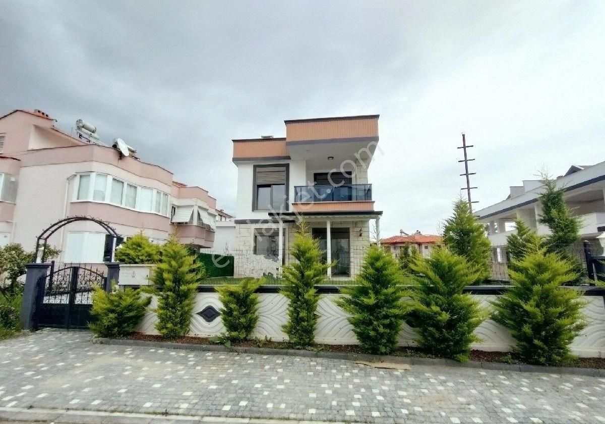 Edremit İskele Satılık Villa ALTINOLUK NARLI BÖLGESİNDE 420M2 ARSA İÇERİSİNDE DENİZ MANZARALI DENİZE 50 MT 2 ADET 5+1 SIFIR VİLLA