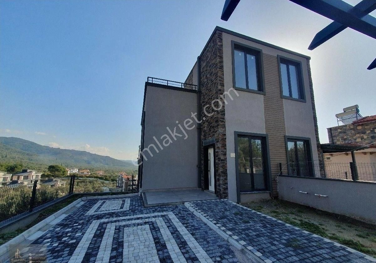 Edremit Güre Satılık Villa KÖRFEZİN İNCİSİ GÜRE DE DOĞA İÇERİSİNDE KOMPLE MANZARALI FOURLEX İKİZ 3+1 BAHÇELİ OTOPARKLI 0 VİLLA