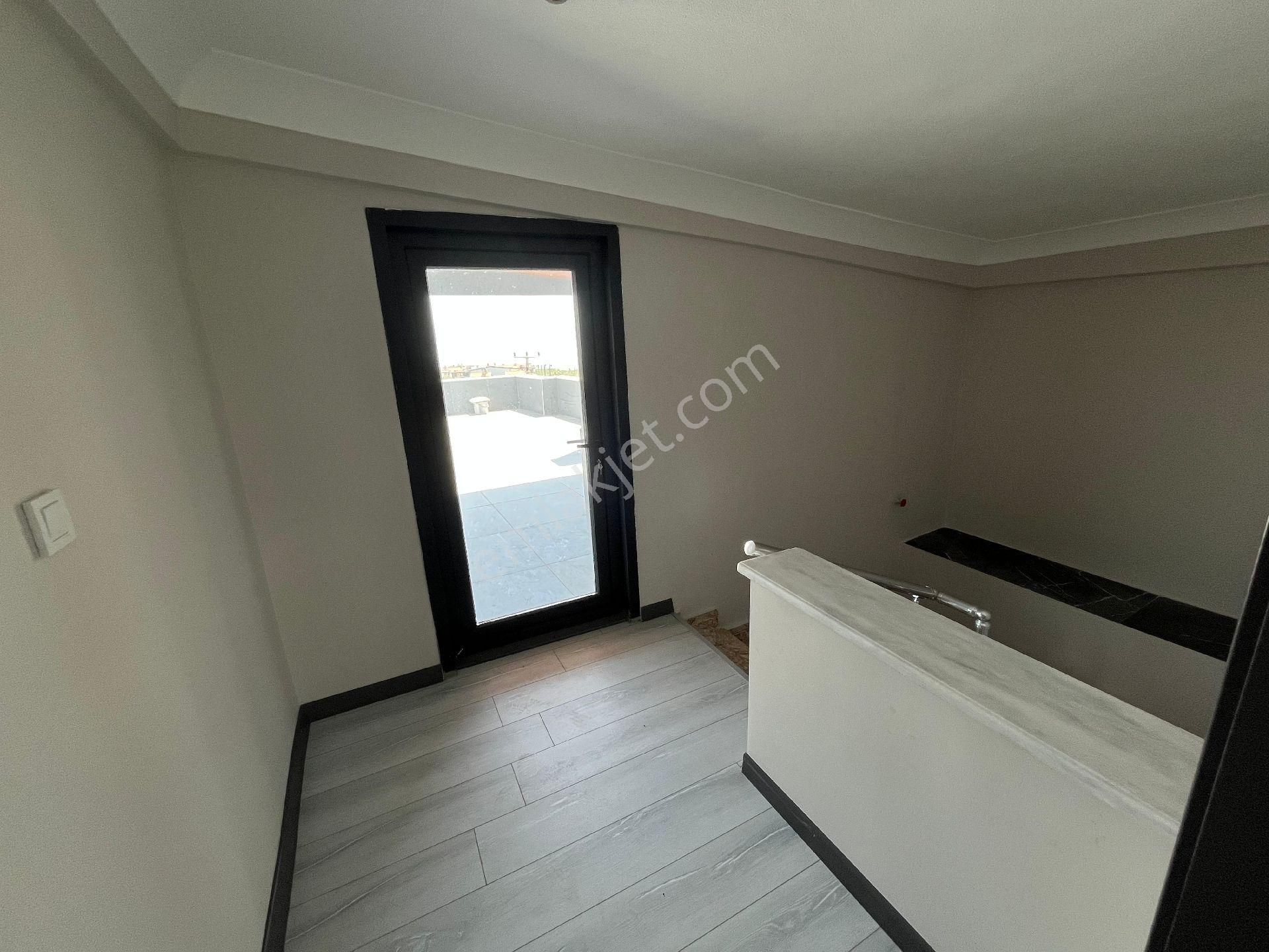 Altınoluk Küçükkuyu Arası Mıhlı Bölgesinde 425 M2 Arsalı Denize 350 Mt Tek Başına 4 Kat 7+3 Müstakil - Görsel 31