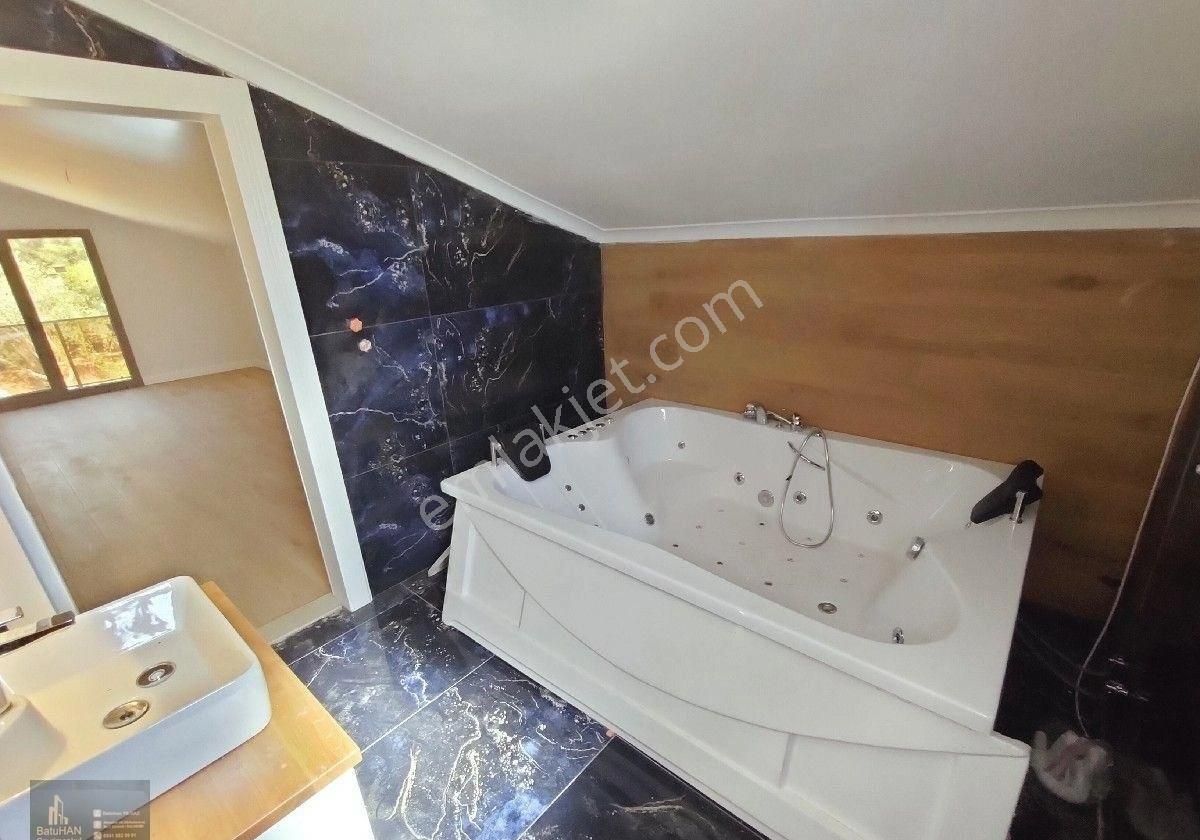 Altınoluk Narlı Bölgesinde 650m2 Arsa İçerisinde Jakuzili Havuzlu 5+1 Yerden Isıtmalı Müstakil Villa - Görsel 15