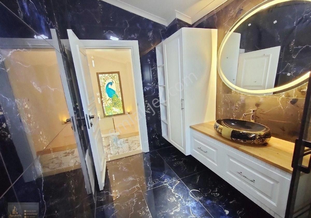 Altınoluk Narlı Bölgesinde 650m2 Arsa İçerisinde Jakuzili Havuzlu 5+1 Yerden Isıtmalı Müstakil Villa - Görsel 11