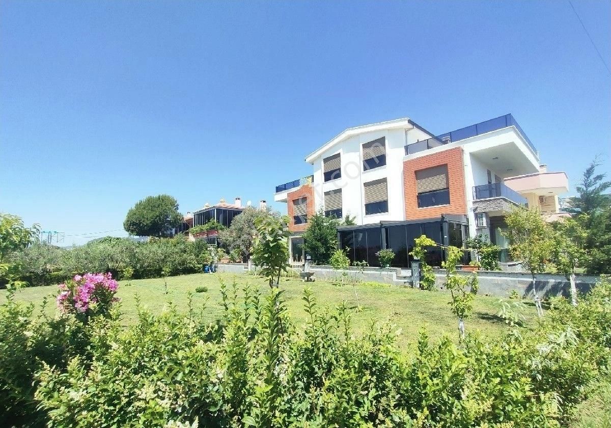 Edremit Altınoluk Satılık Villa ALTINOLUK SON KALAN BAHÇELİ DENİZE 50 MT FULL DENİZ MANZARALI 4+1 3 BANYOLU SIFIR TRİBLEX VİLLA